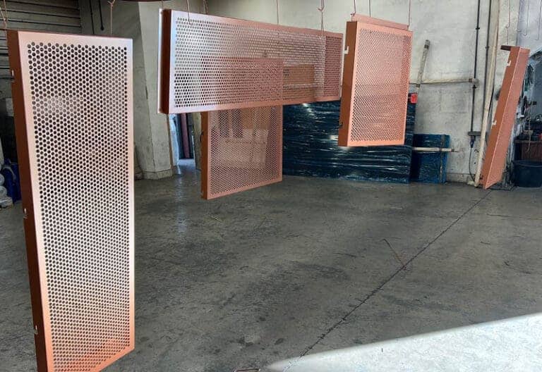 seleccion de material para metal perforado: pintura en polvo RAL